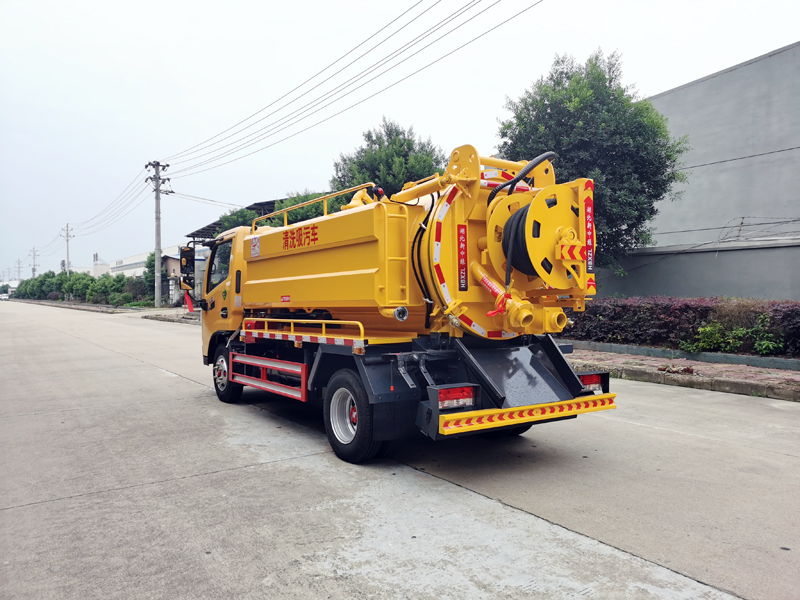 XZL5070GQW6 Cleaning and suction-type sewer scavenger