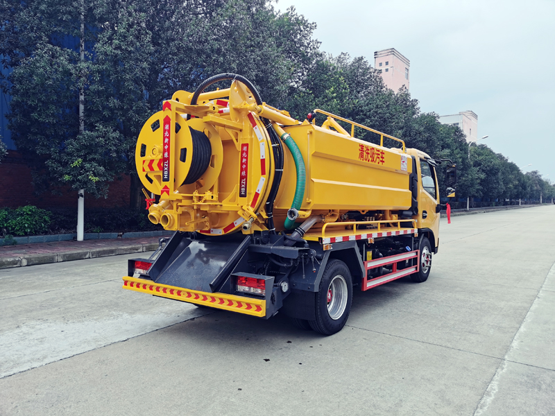 XZL5070GQW6 Cleaning and suction-type sewer scavenger