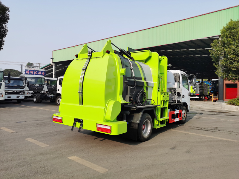 Kitchen garbage vehicle