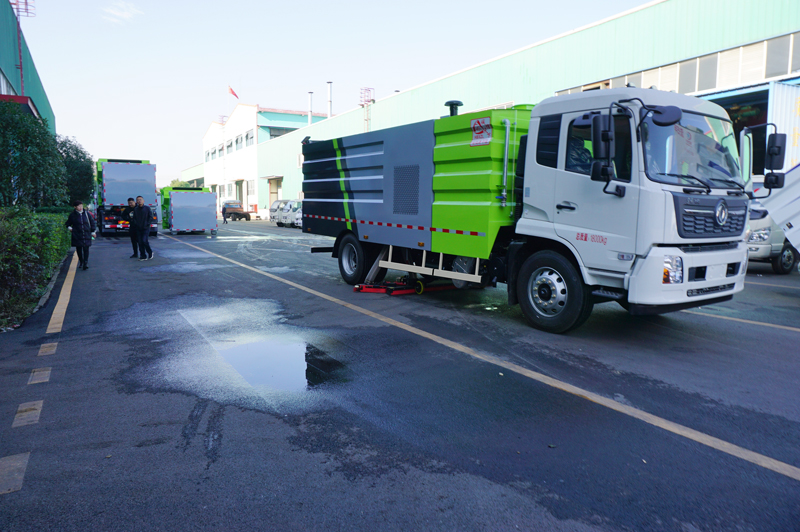 XZL5182TXC6 Vacuum sweeper