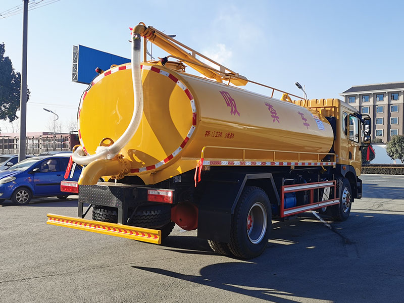XZL5180GXE6 Fecal suction truck