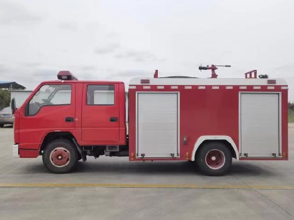 Water tank fire truck