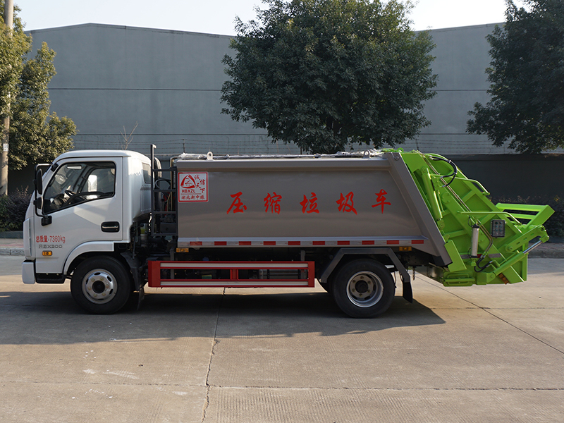 Compressed garbage truck