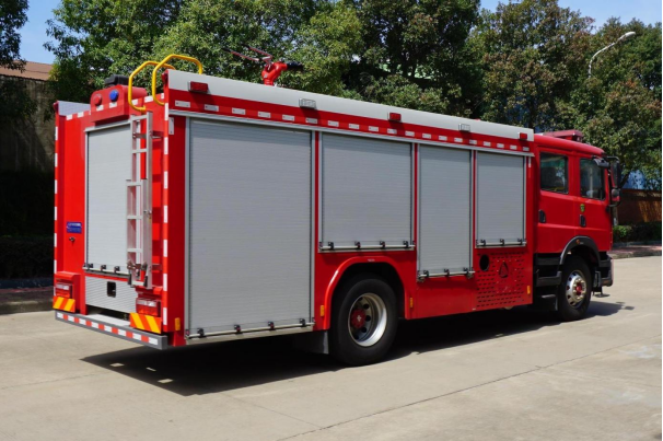 XZL5171GXFPM70/E6 foam fire truck